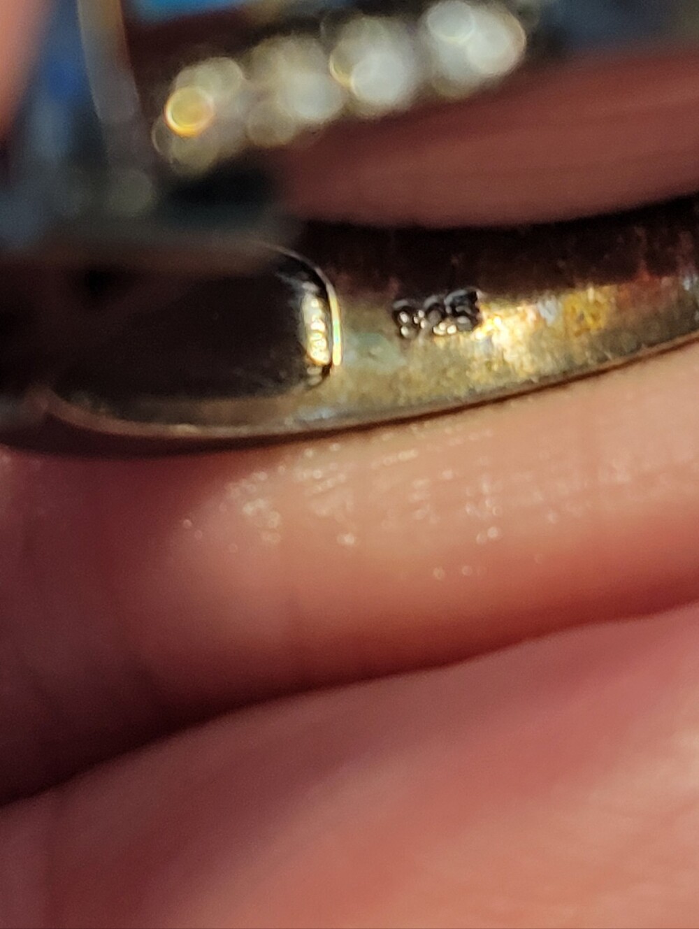 GORGEOUS RING SIZE 9 - Picture 5 of 6